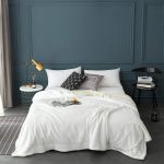 Ultra-Soft And Warm Double-Sided Velvet-Texture Throw - Image 2