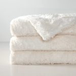 Soft And Luxurious Double-Sided Fluffy Long-Pile Throw - Image 2